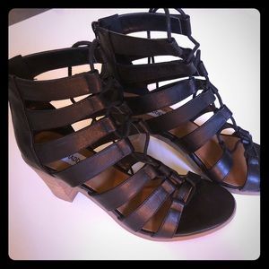 Steve Madden strappy black lace up heel NWOT